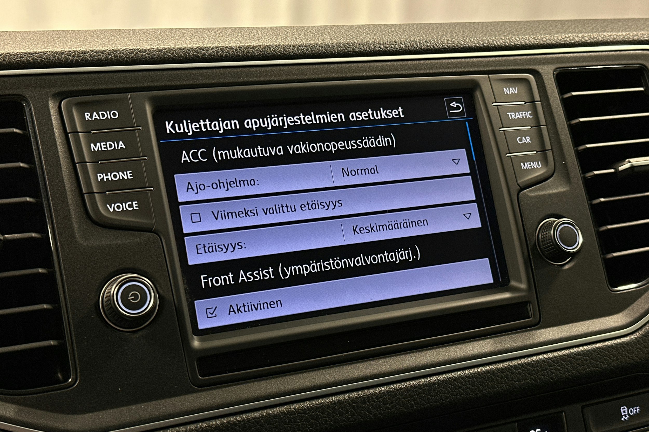 valkoinen Volkswagen Crafter 2020 kuva 19.