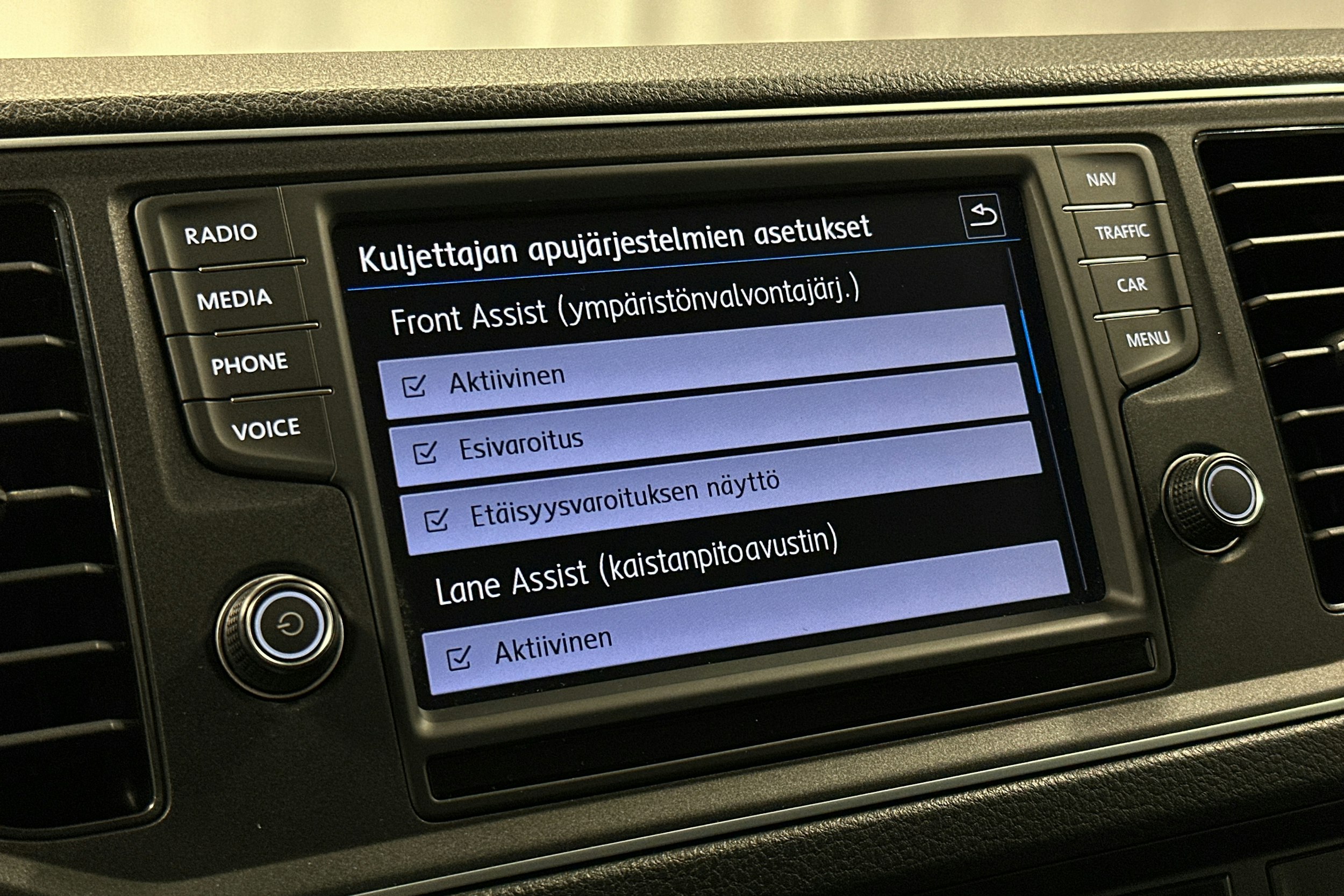 valkoinen Volkswagen Crafter 2020 kuva 20.