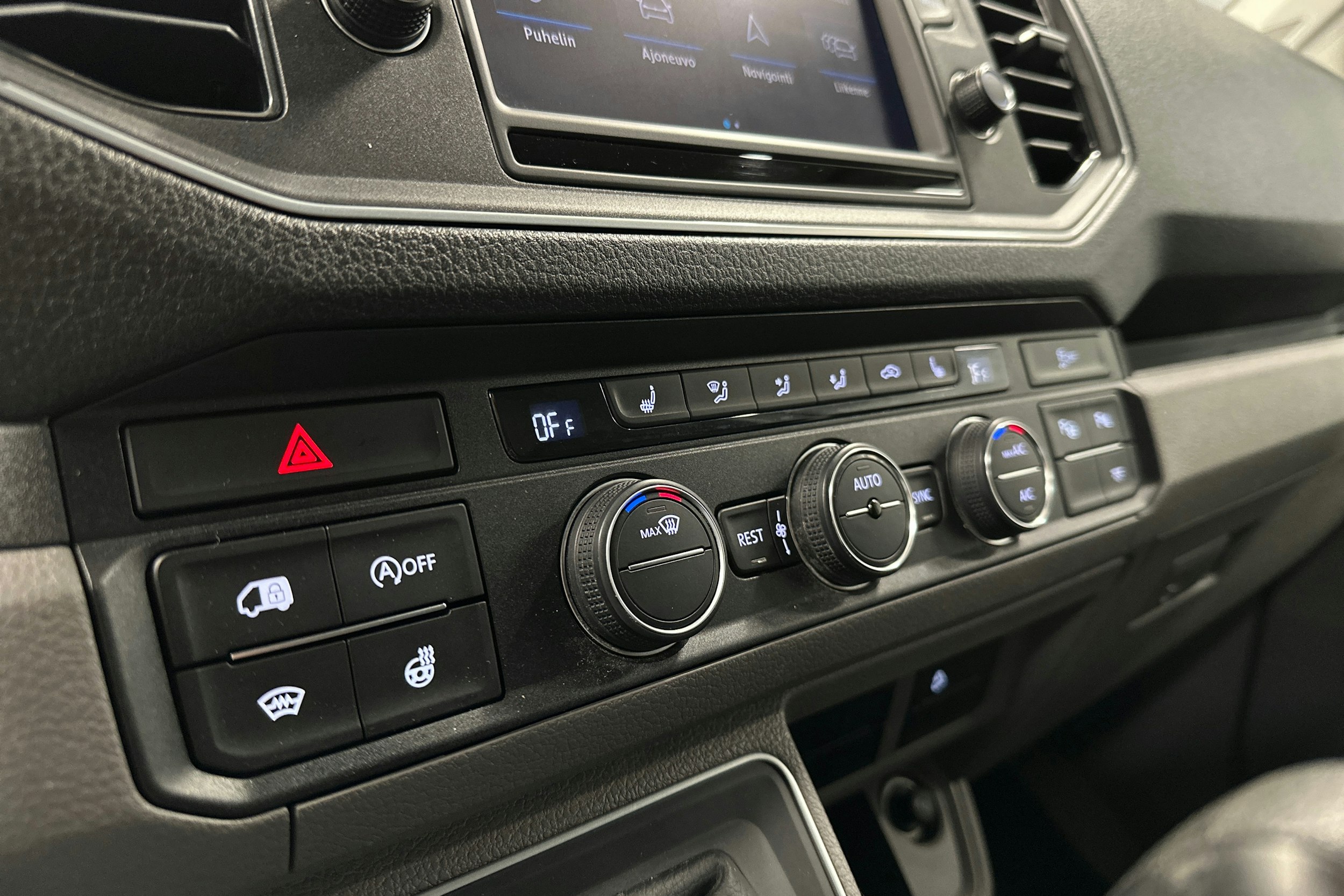 valkoinen Volkswagen Crafter 2020 kuva 26.
