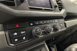 valkoinen Volkswagen Crafter 2020 kuva 26.