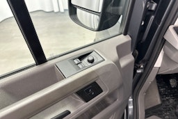 harmaa Volkswagen Crafter 2020 kuva 13.