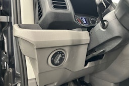 harmaa Volkswagen Crafter 2020 kuva 15.