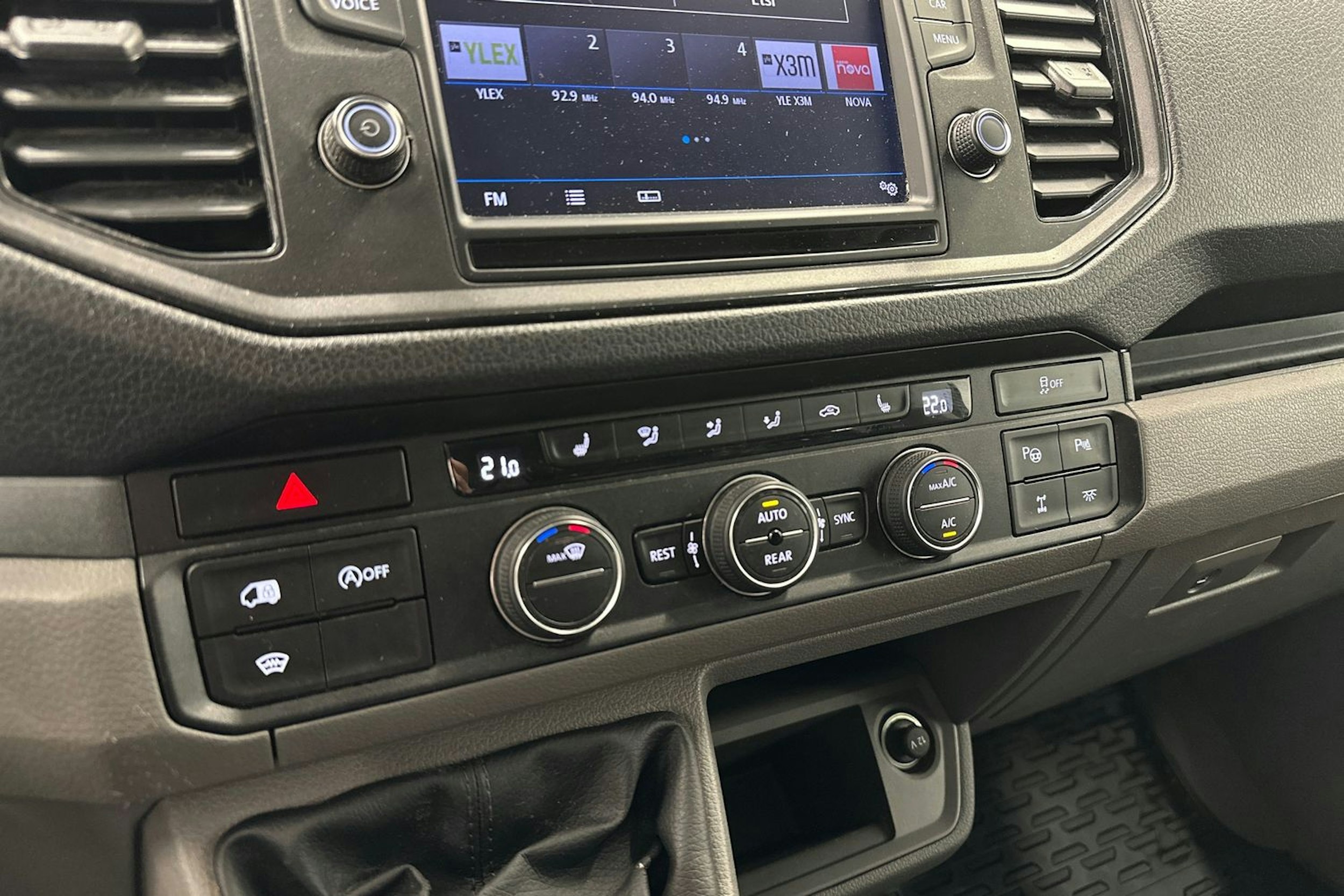 harmaa Volkswagen Crafter 2020 kuva 17.