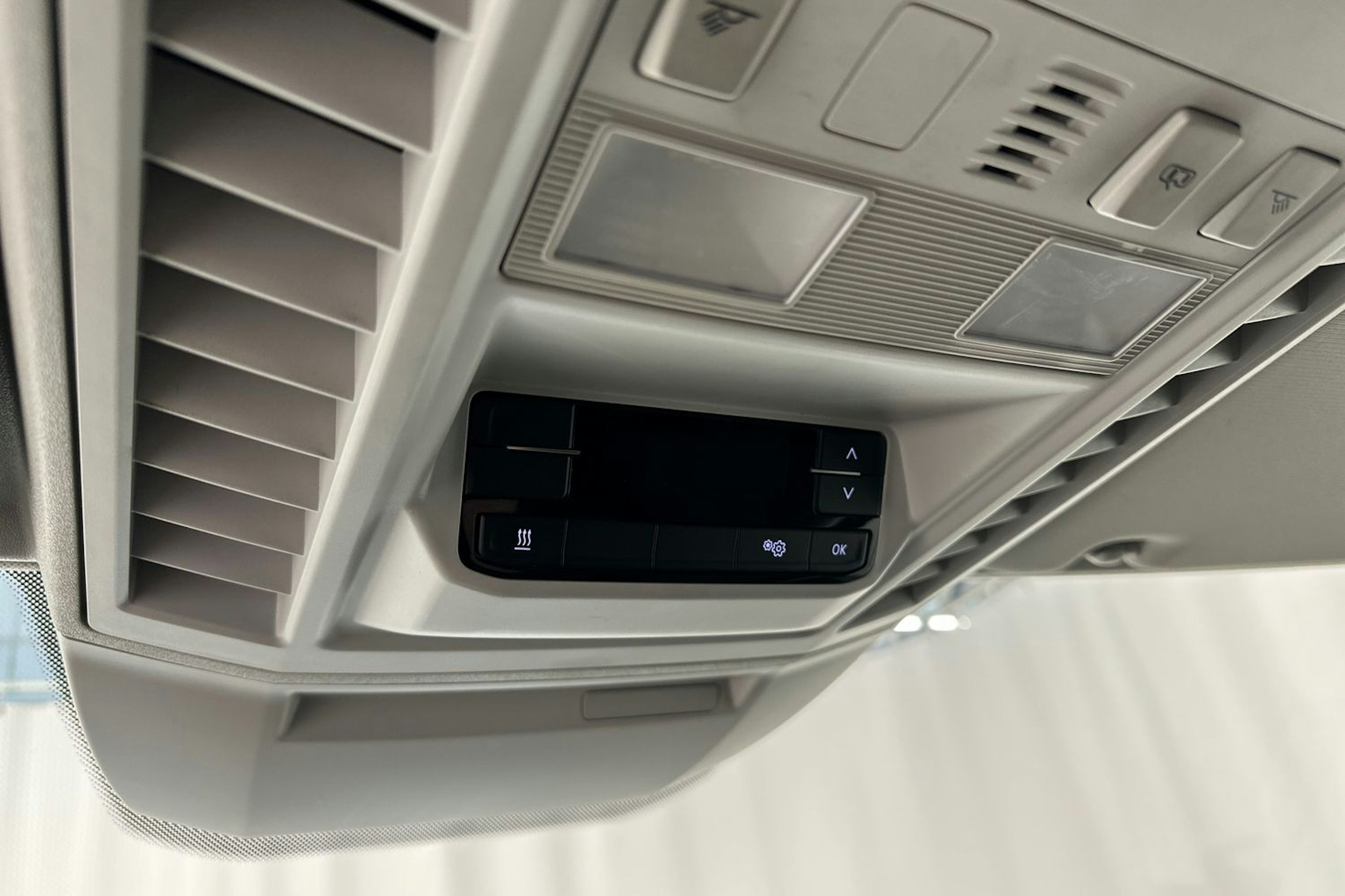 harmaa Volkswagen Crafter 2020 kuva 20.