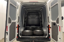 valkoinen Volkswagen Crafter 2020 kuva 11.