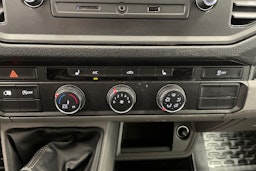 valkoinen Volkswagen Crafter 2020 kuva 23.