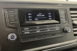 valkoinen Volkswagen Crafter 2020 kuva 24.