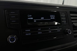 valkoinen Volkswagen Crafter 2020 kuva 25.