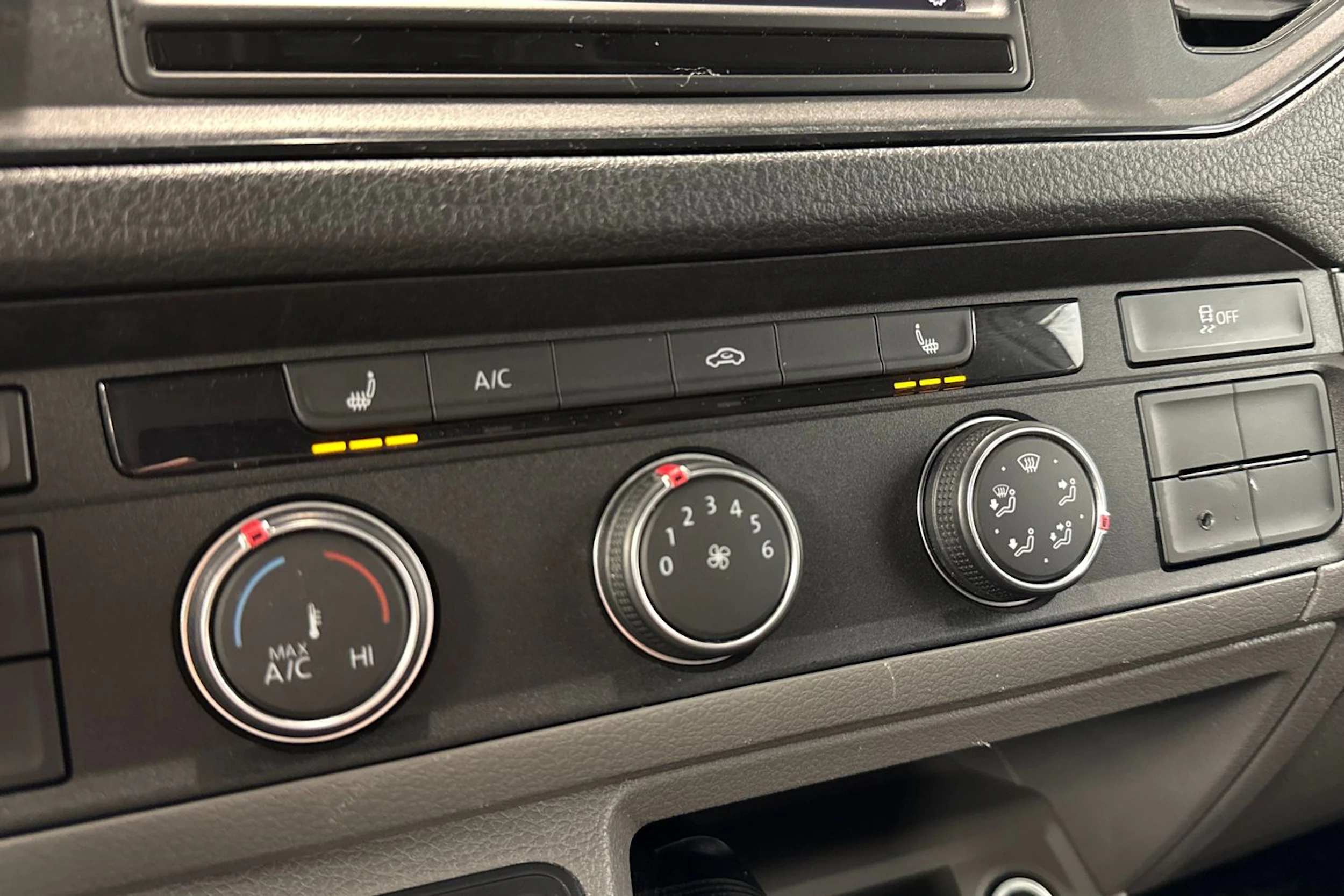 valkoinen Volkswagen Crafter 2020 kuva 23.