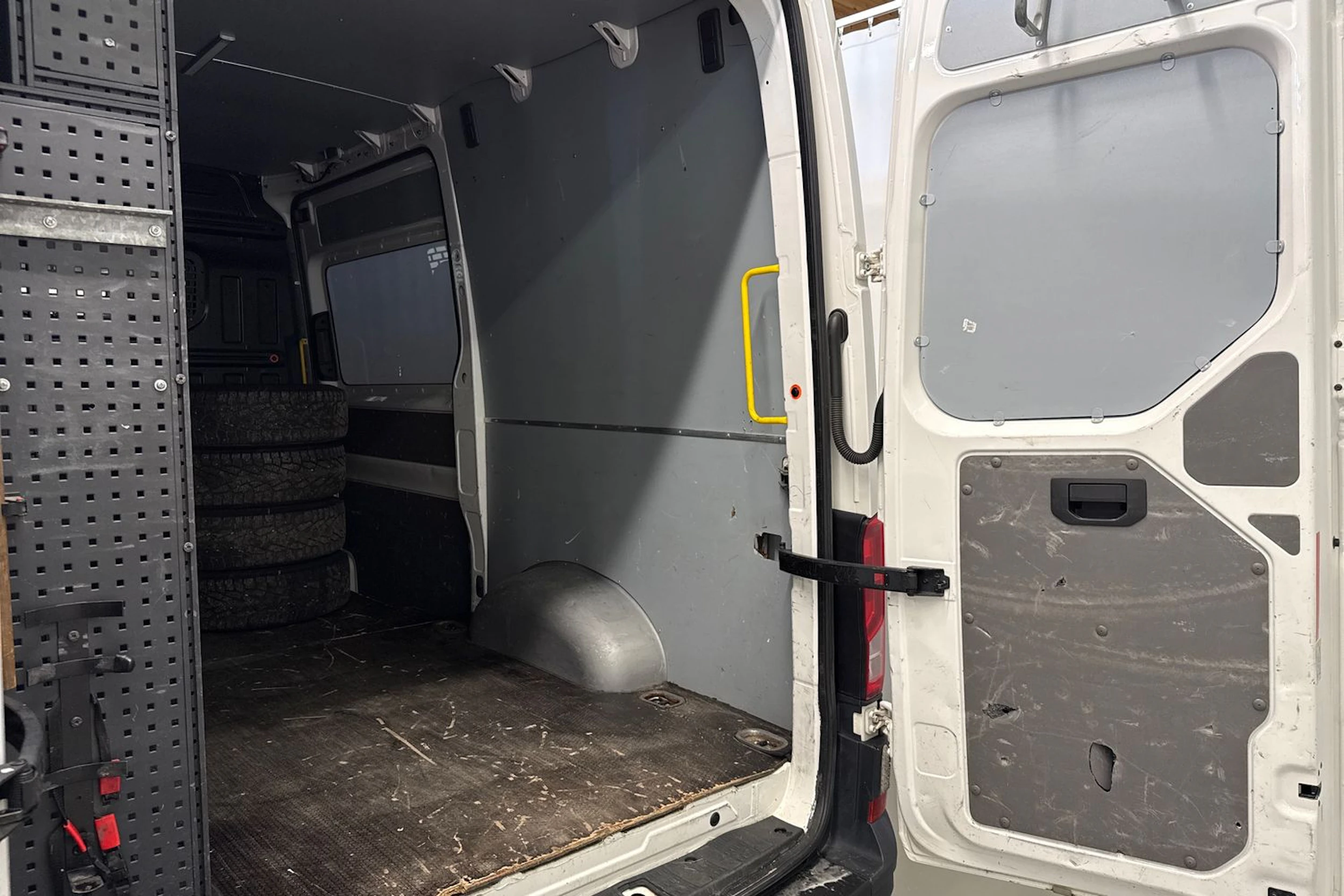 valkoinen Volkswagen Crafter 2020 kuva 25.