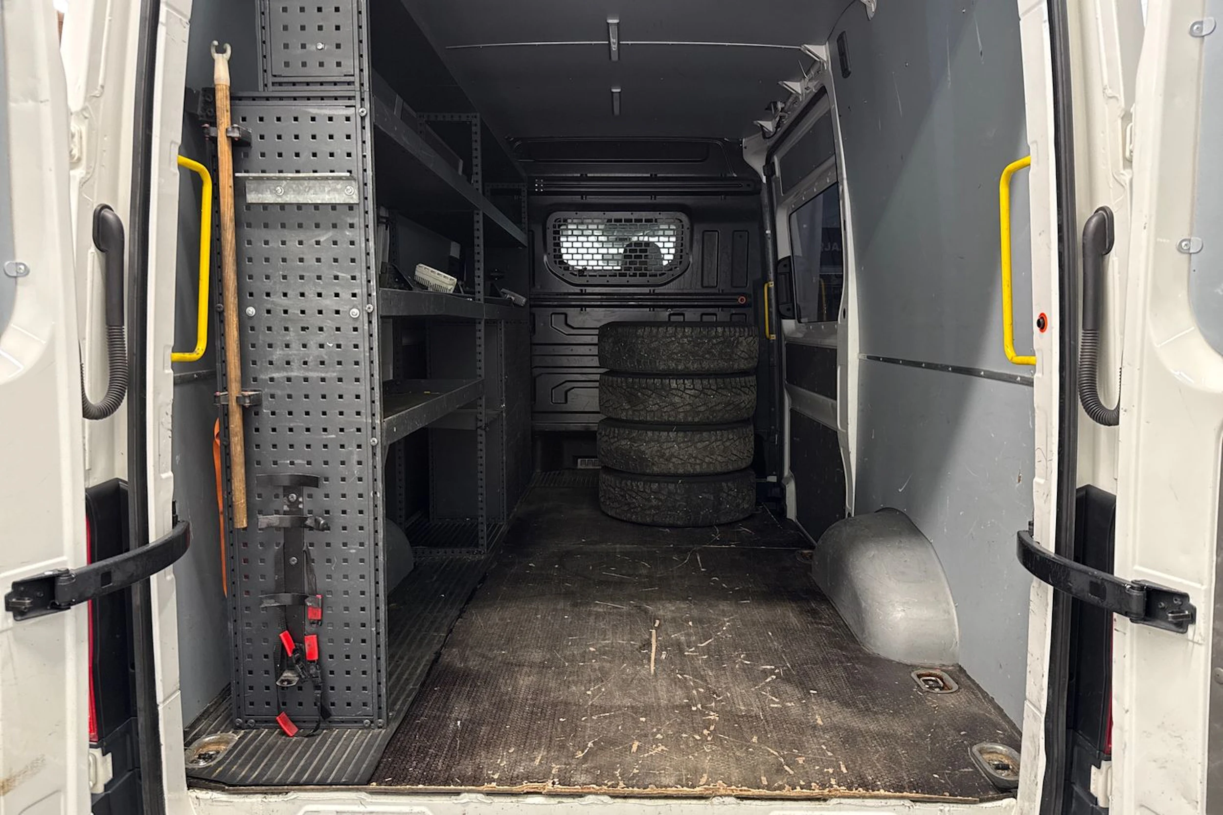 valkoinen Volkswagen Crafter 2020 kuva 26.