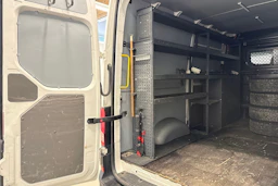 valkoinen Volkswagen Crafter 2020 kuva 27.