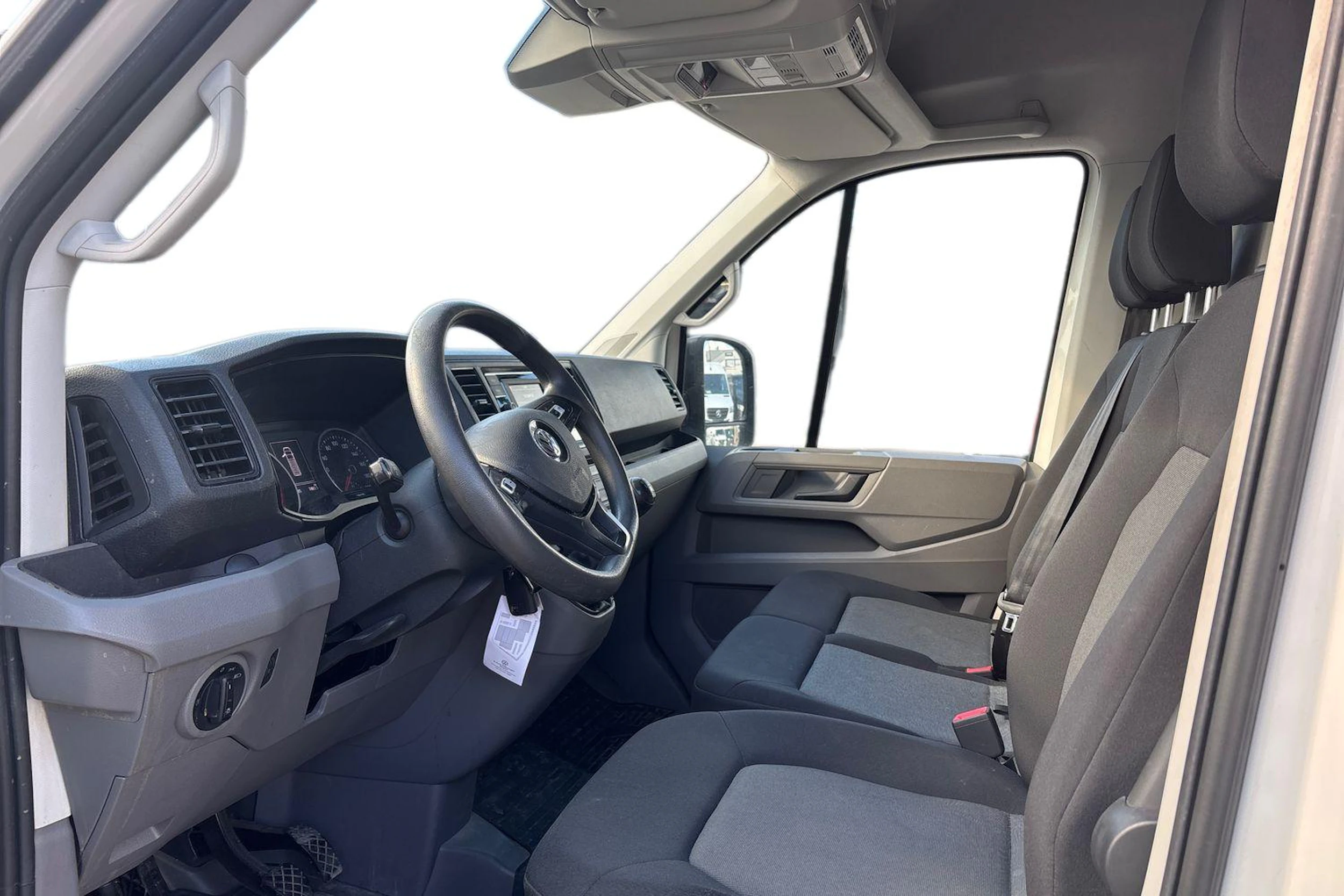 valkoinen Volkswagen Crafter 2020 kuva 3.