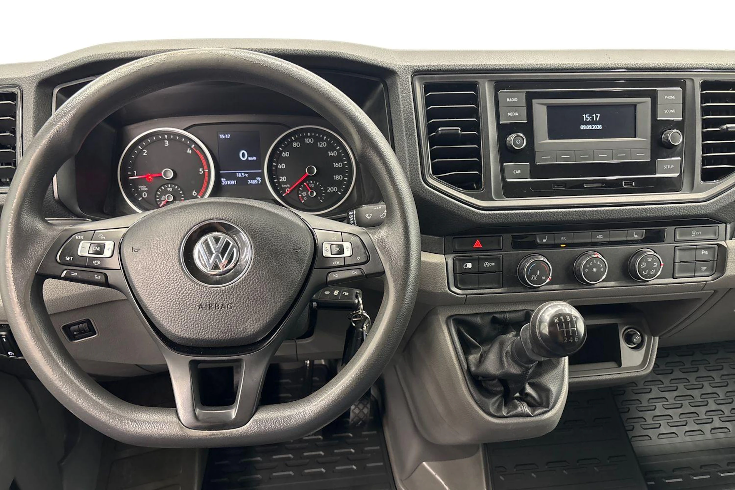 valkoinen Volkswagen Crafter 2020 kuva 7.