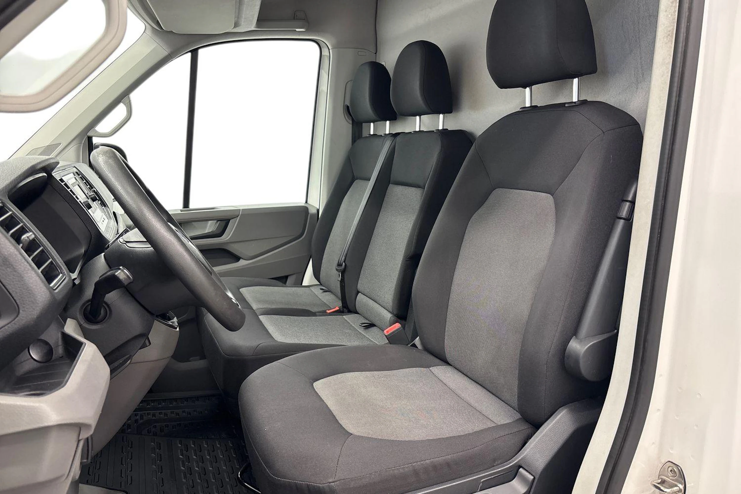 valkoinen Volkswagen Crafter 2020 kuva 8.