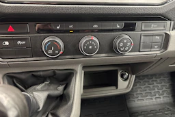 valkoinen Volkswagen Crafter 2020 kuva 14.