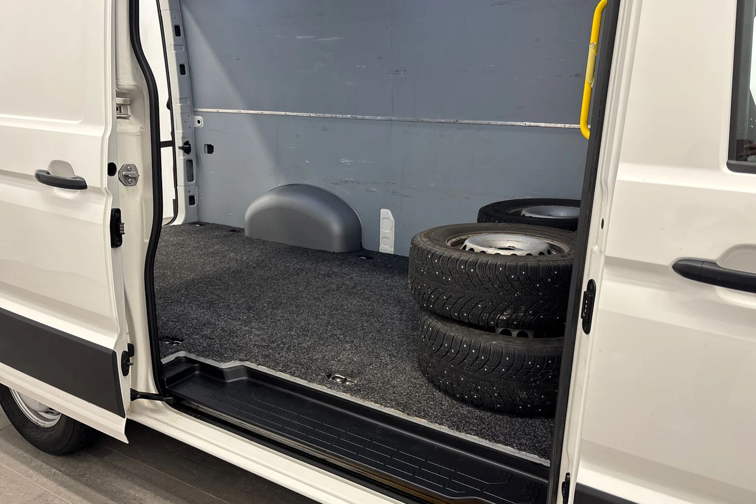 valkoinen Volkswagen Crafter 2020 kuva 22.