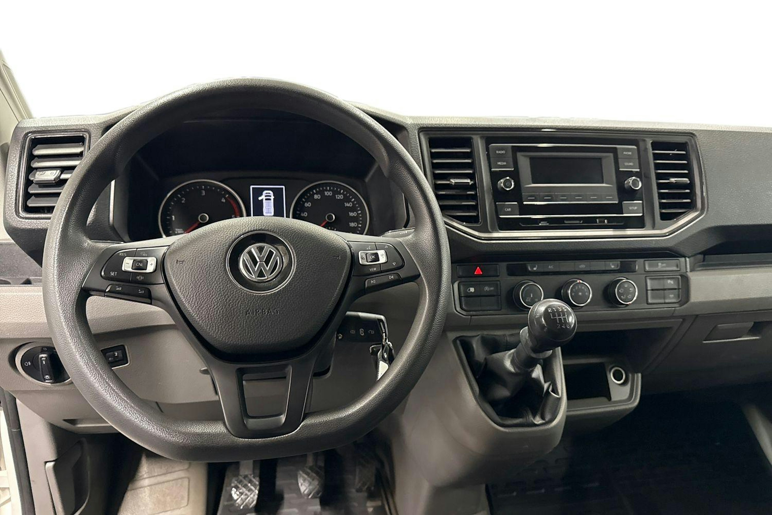 Valkoinen Volkswagen CRAFTER 2020 kuva 9.