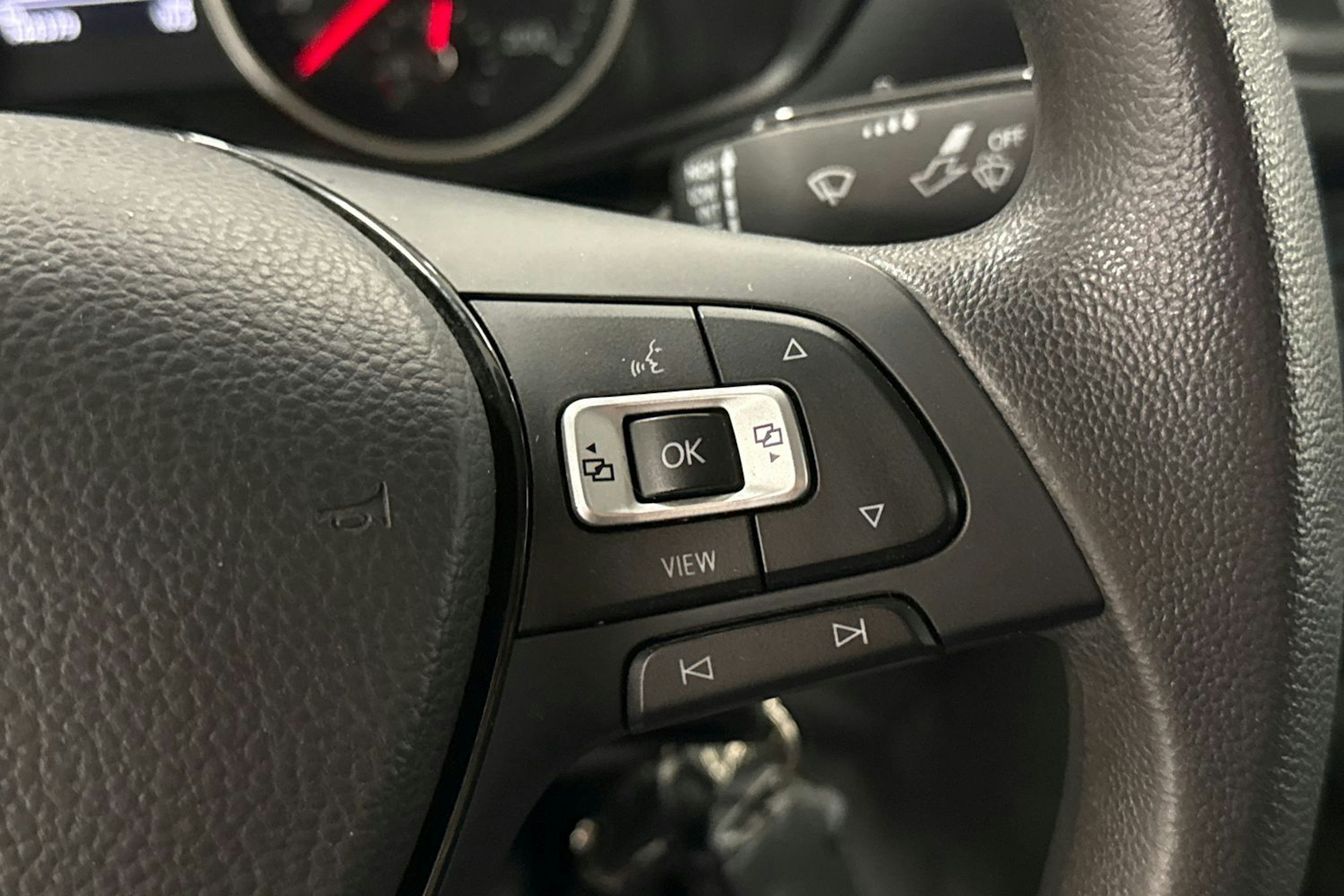 Valkoinen Volkswagen CRAFTER 2020 kuva 17.