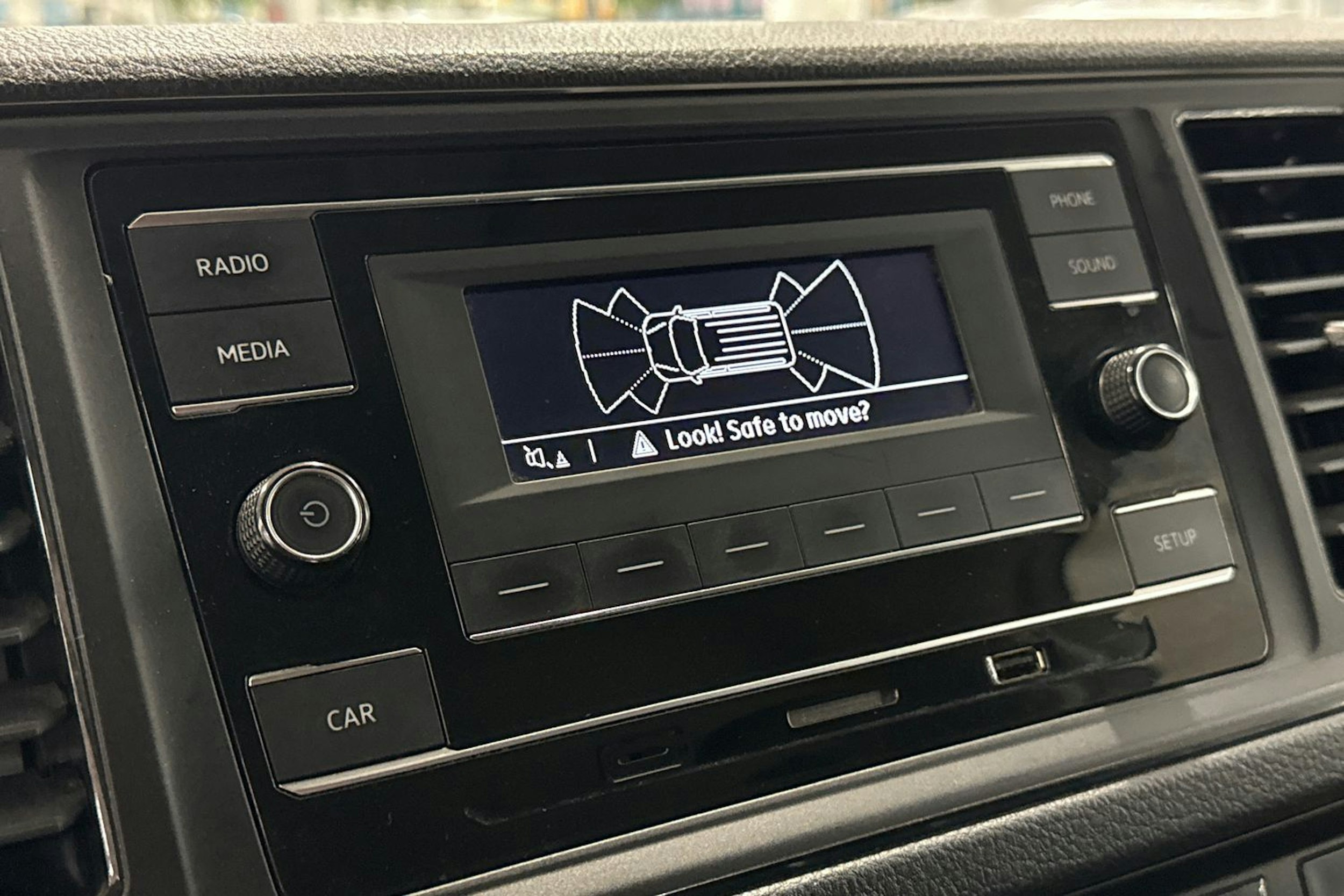 Valkoinen Volkswagen CRAFTER 2020 kuva 18.