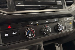 Valkoinen Volkswagen CRAFTER 2020 kuva 19.