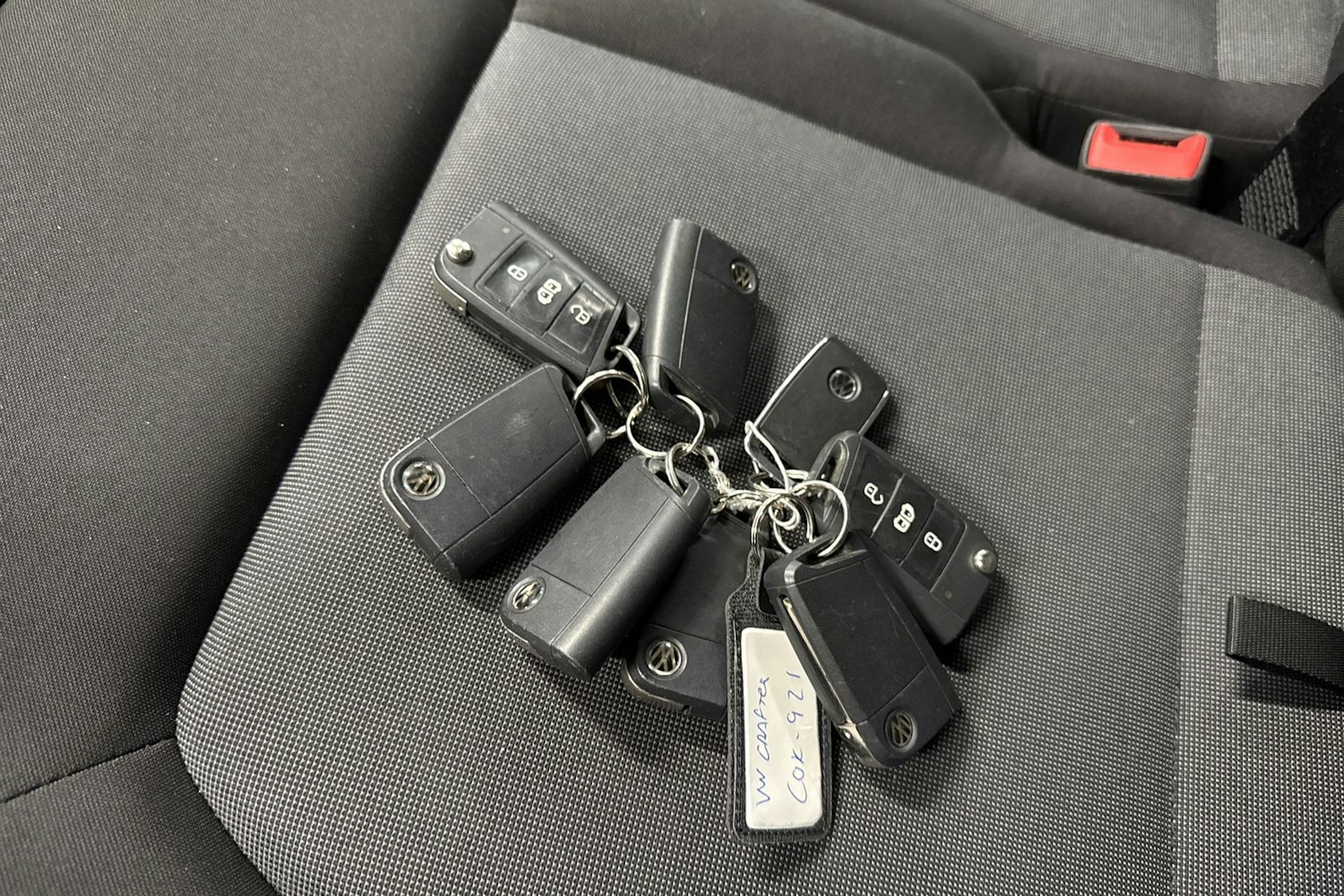 Valkoinen Volkswagen CRAFTER 2020 kuva 23.