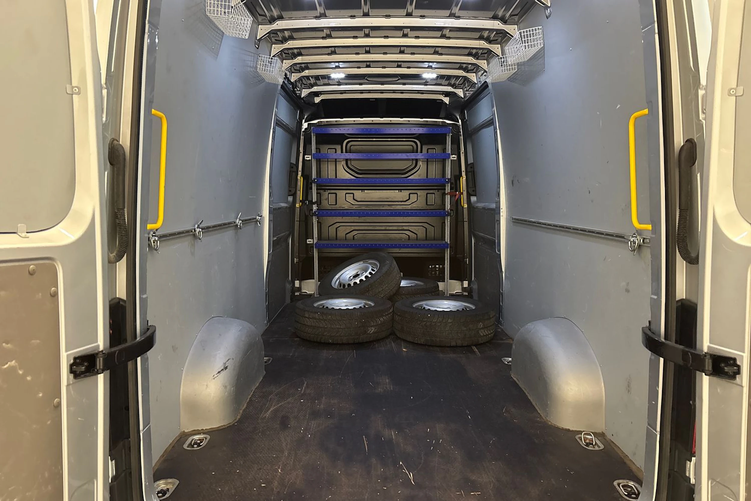 hopea Volkswagen Crafter 2020 kuva 18.