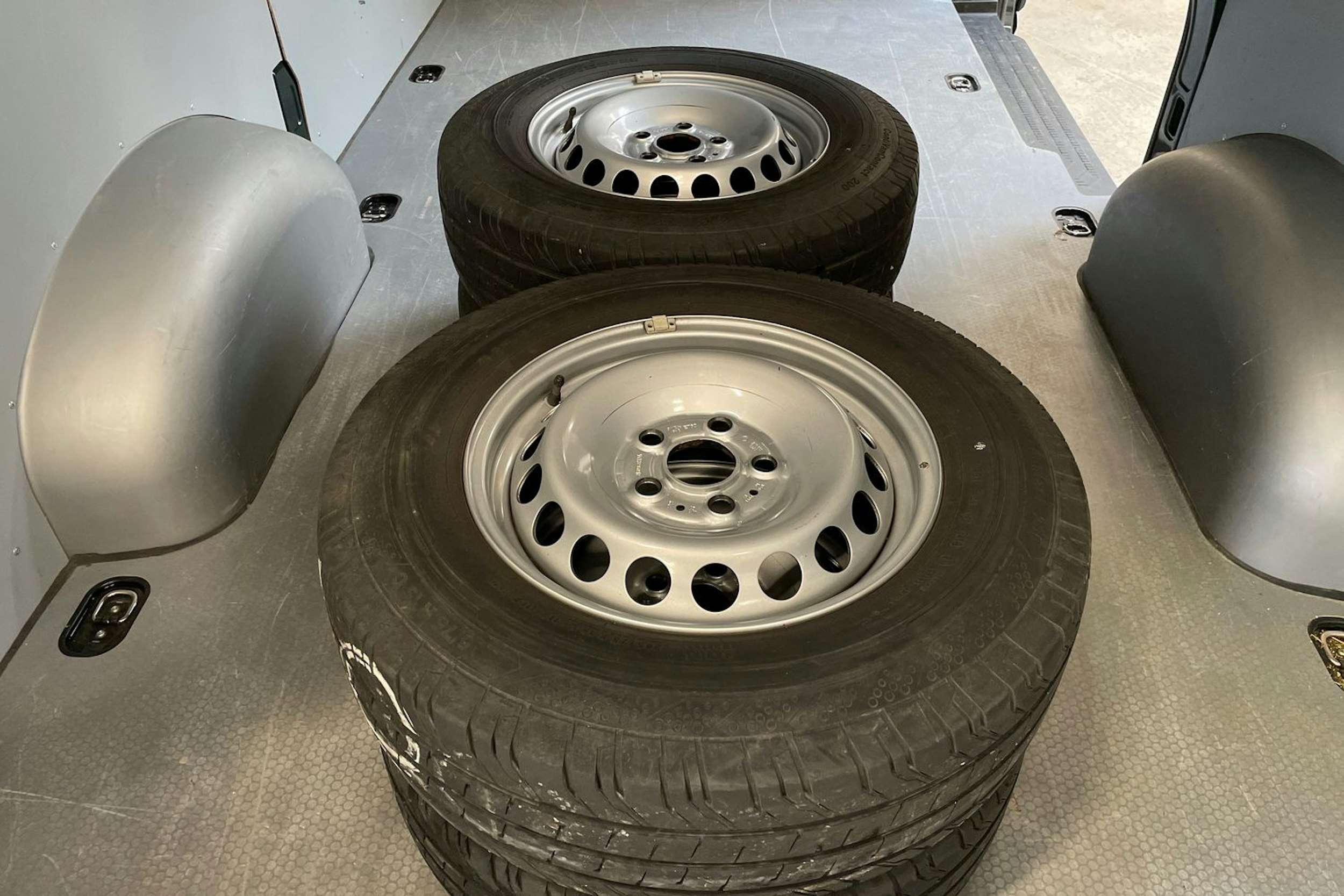 vihreä Volkswagen Crafter 2020 kuva 12.