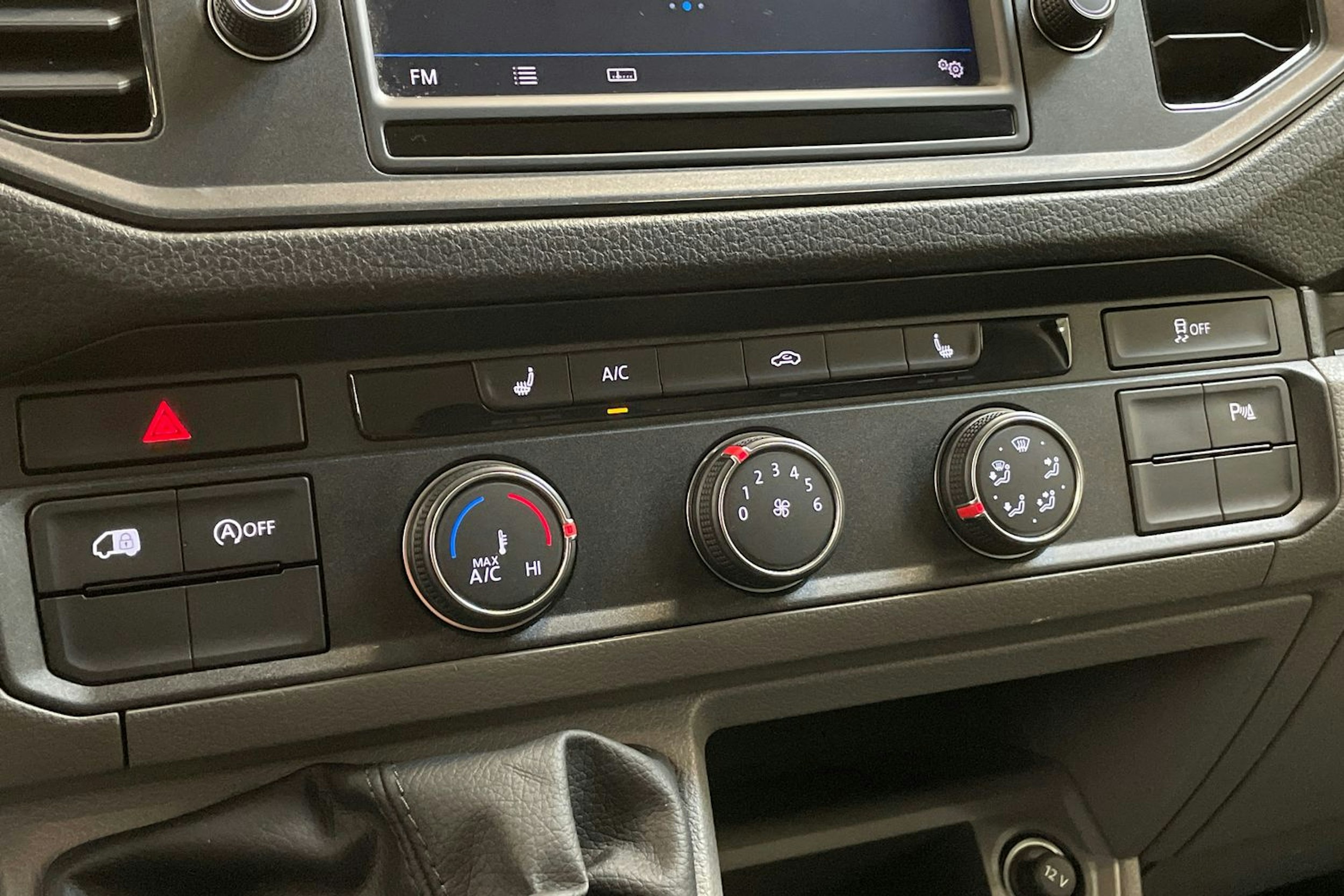 vihreä Volkswagen Crafter 2020 kuva 16.