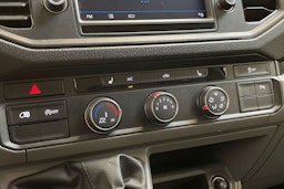 vihreä Volkswagen Crafter 2020 kuva 16.