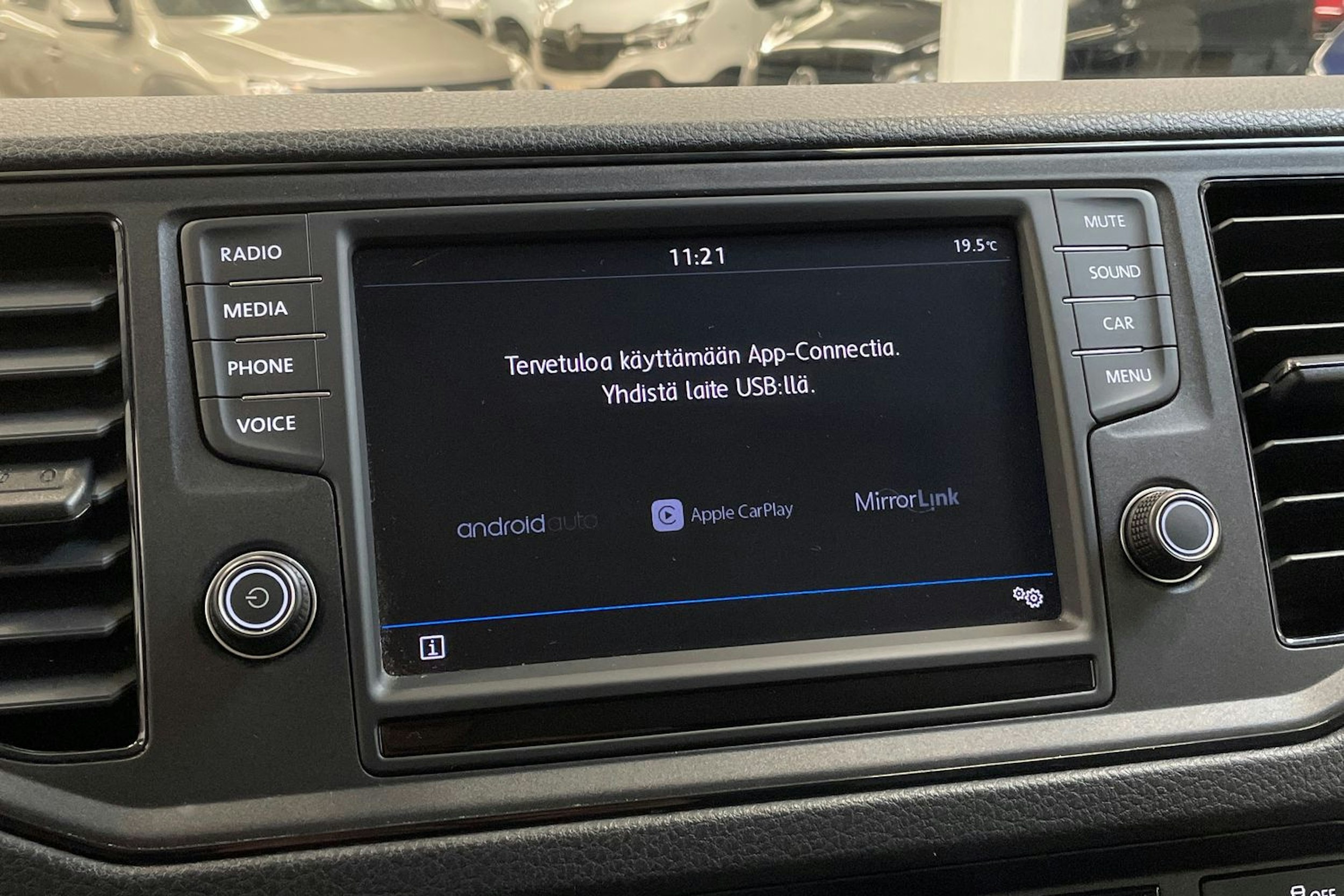 vihreä Volkswagen Crafter 2020 kuva 18.