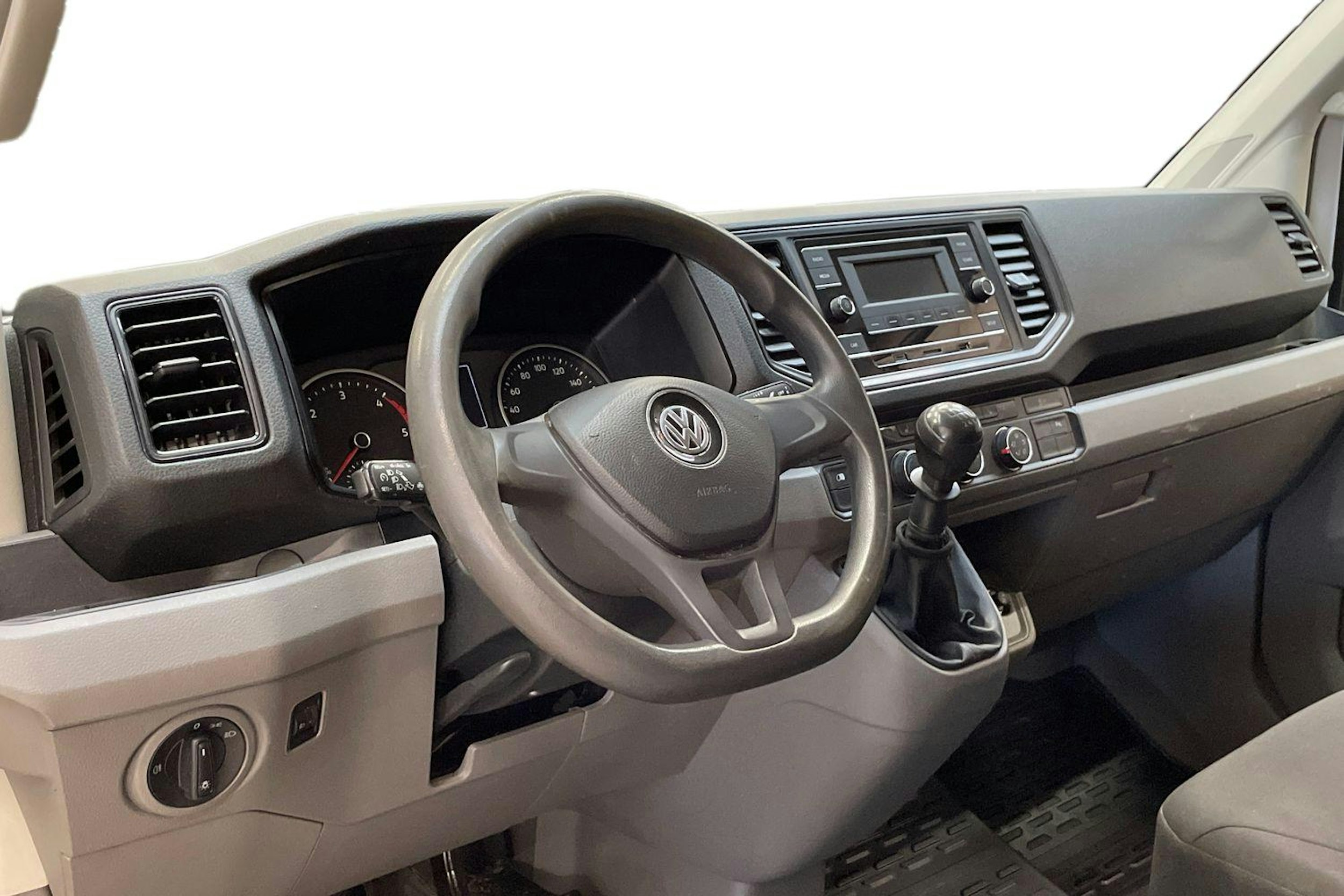 valkoinen Volkswagen Crafter 2020 kuva 7.