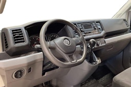 valkoinen Volkswagen Crafter 2020 kuva 7.