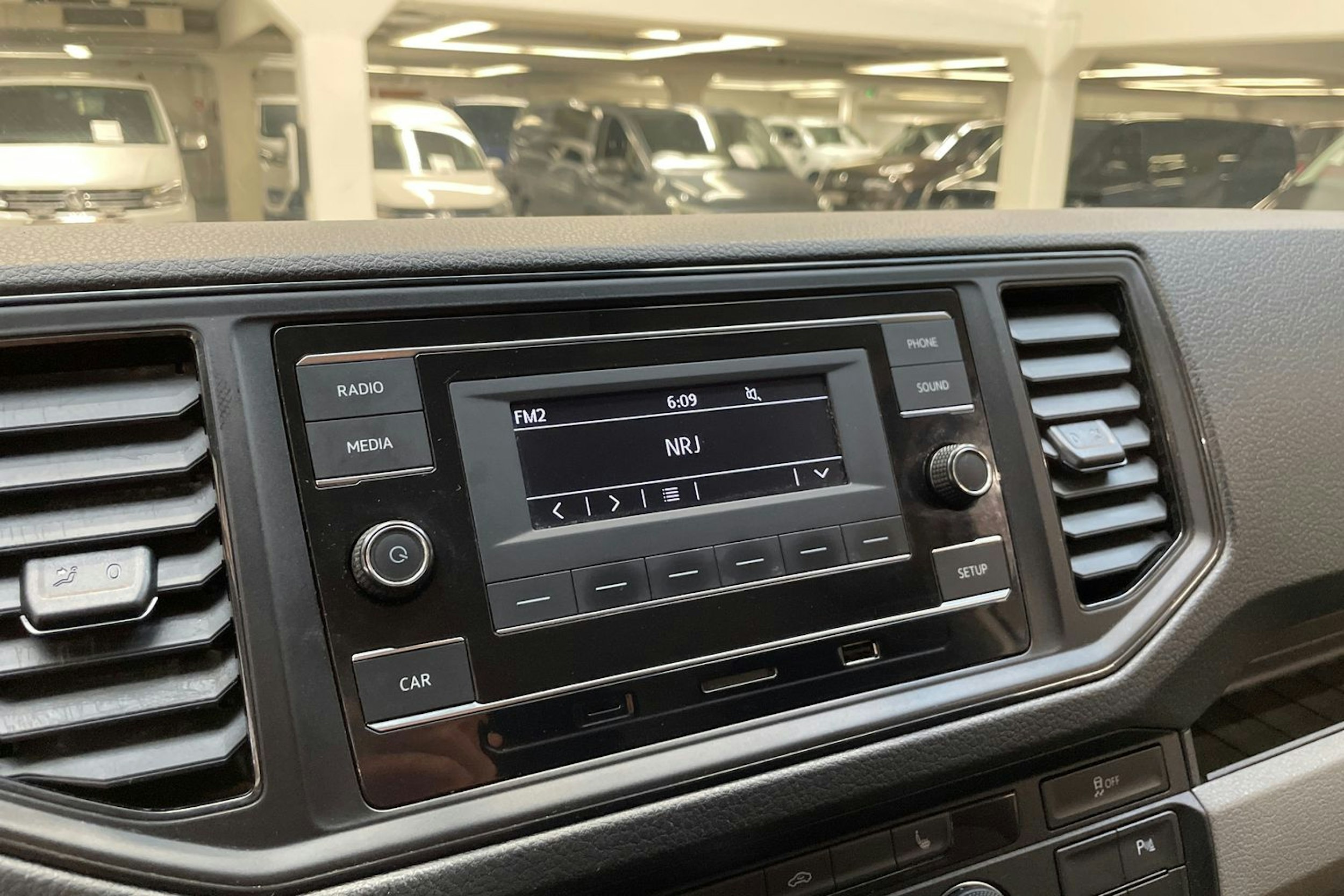 valkoinen Volkswagen Crafter 2020 kuva 17.