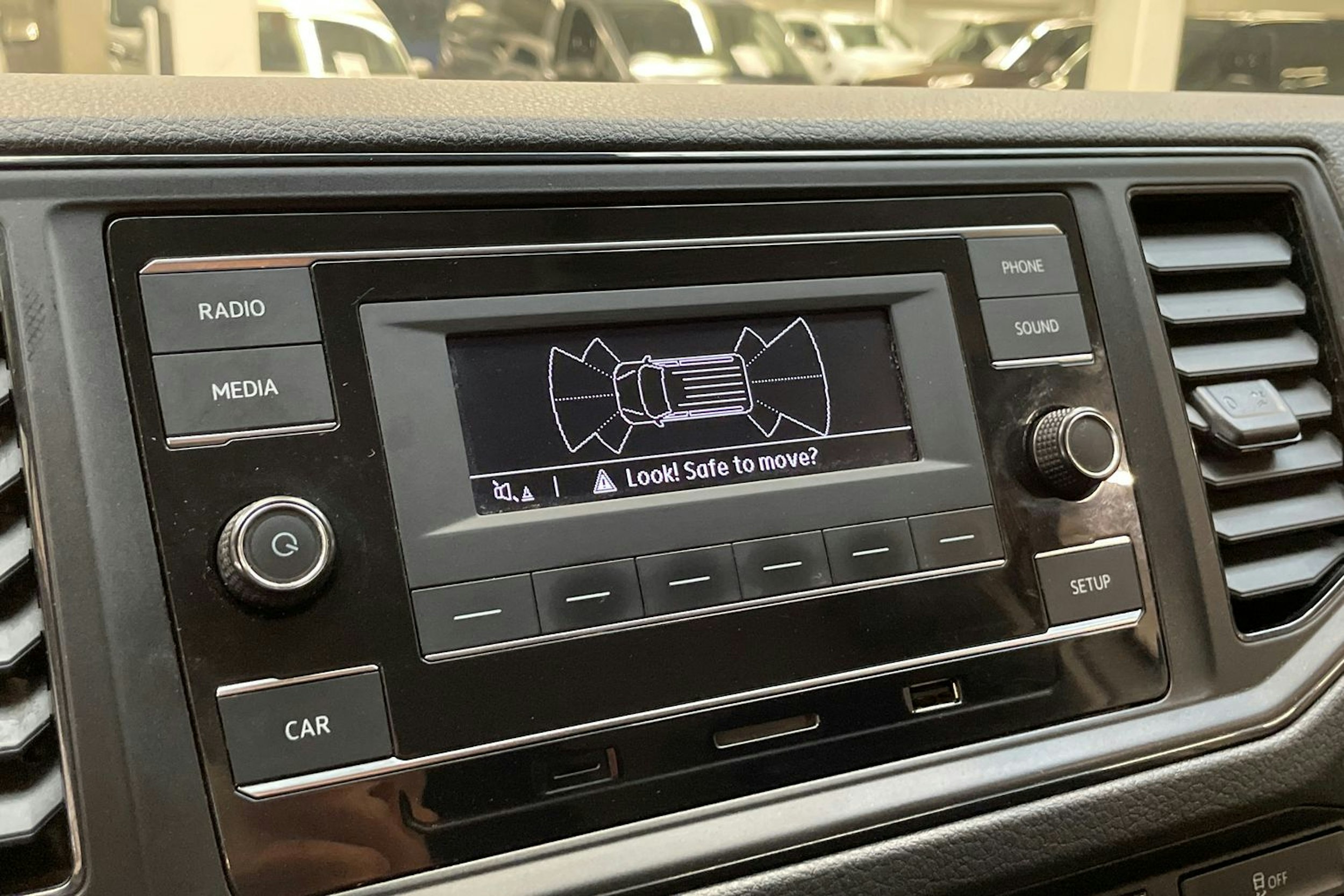 valkoinen Volkswagen Crafter 2020 kuva 19.