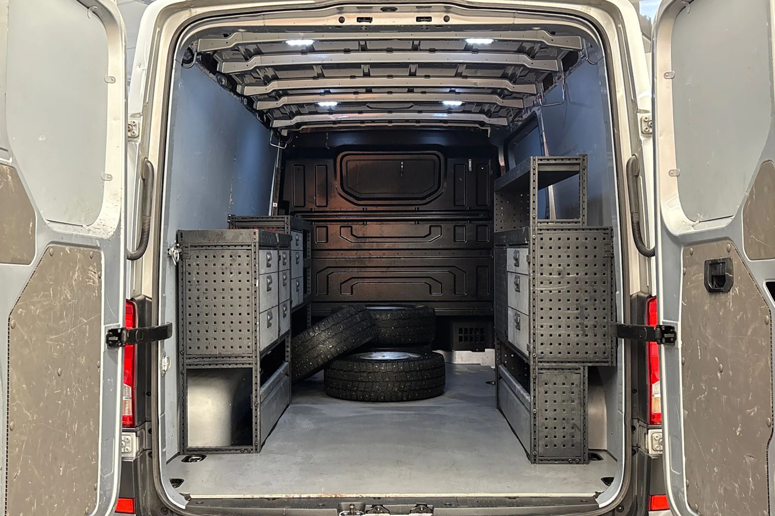 hopea Volkswagen Crafter 2020 kuva 18.