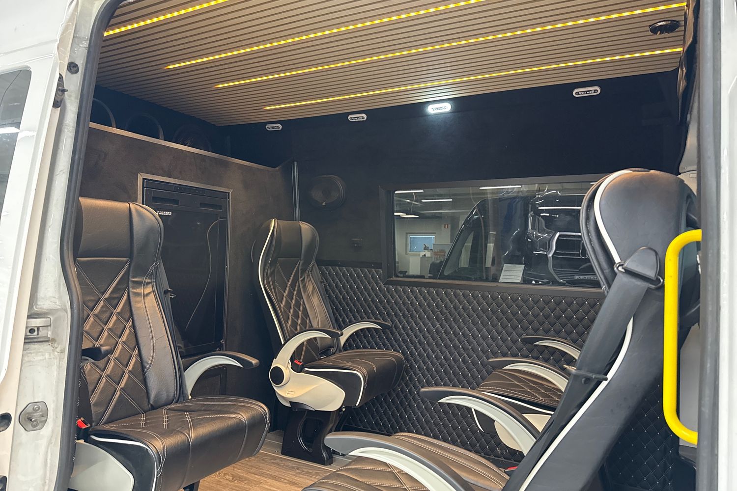 Volkswagen Crafter 2020, photo 4/6