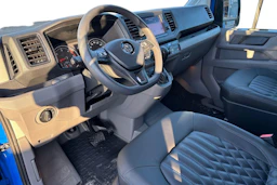 sininen Volkswagen Crafter 2020 kuva 3.