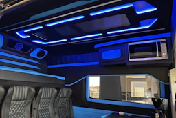 sininen Volkswagen Crafter 2020 kuva 5.