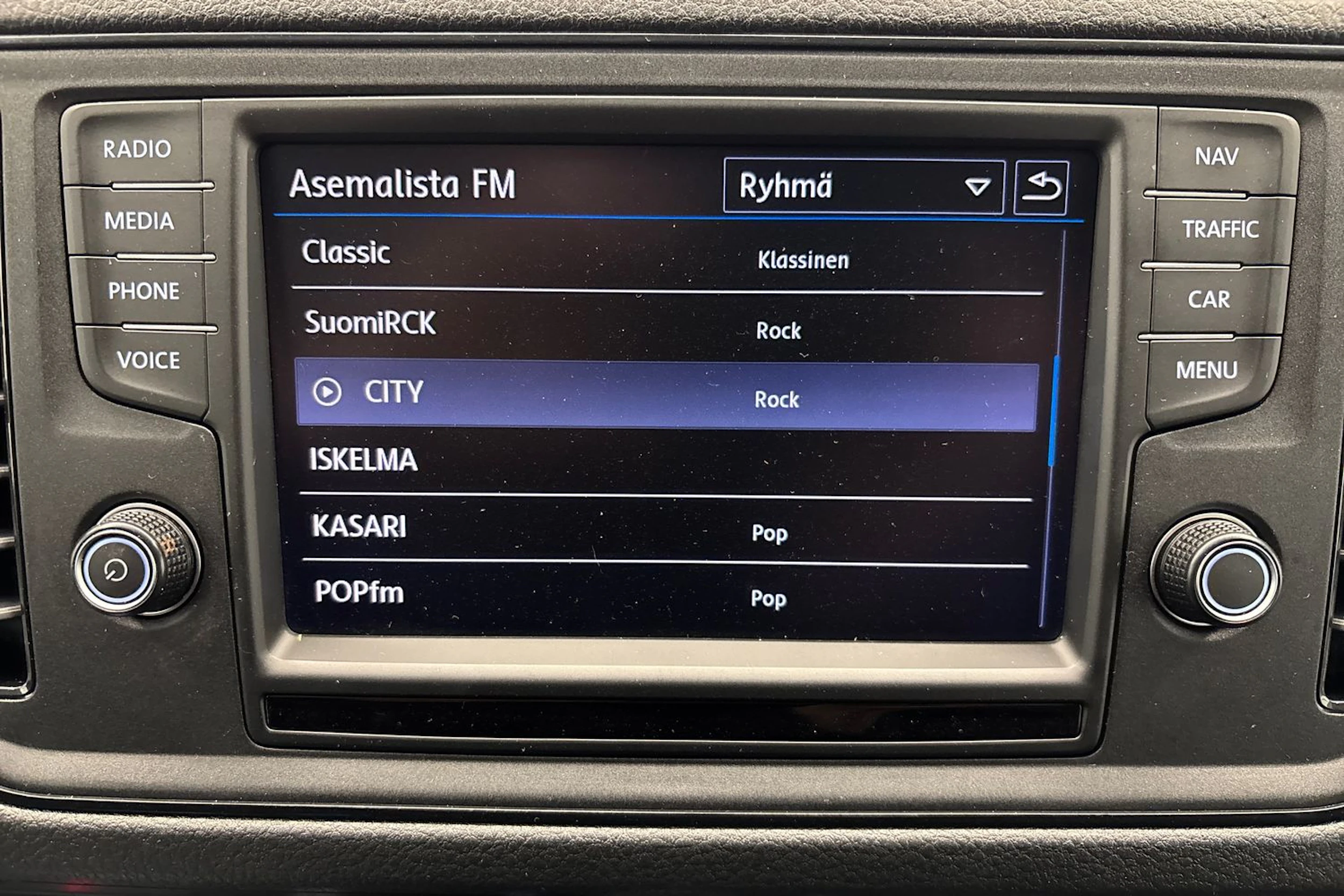 sininen Volkswagen Crafter 2020 kuva 12.