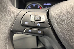 sininen Volkswagen Crafter 2020 kuva 18.