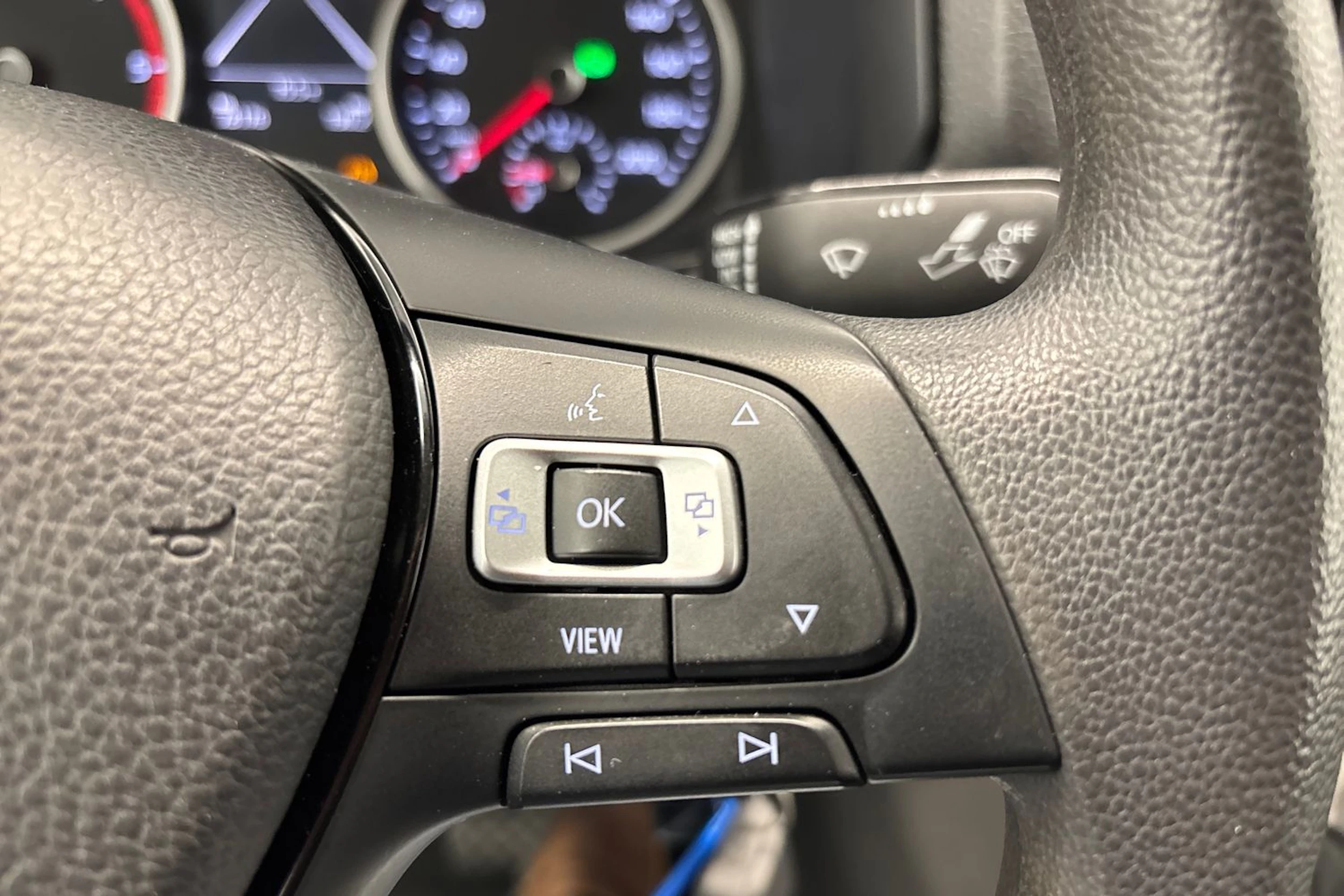 sininen Volkswagen Crafter 2020 kuva 19.