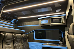 sininen Volkswagen Crafter 2020 kuva 37.