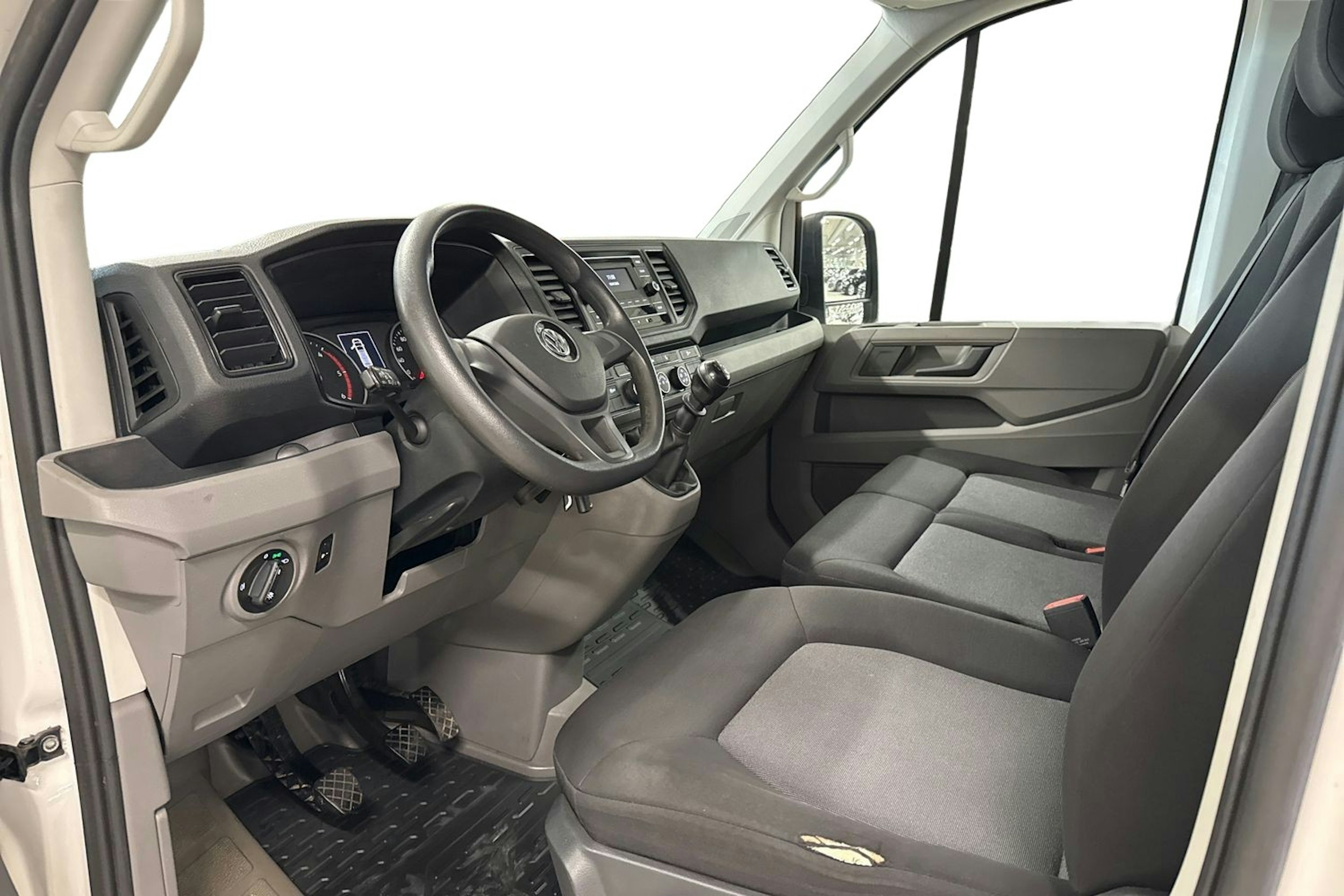 Valkoinen Volkswagen CRAFTER 2020 kuva 7.