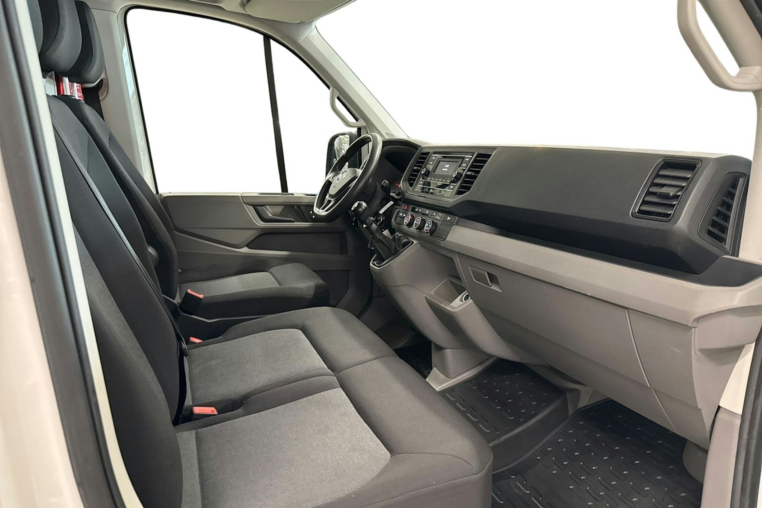 Valkoinen Volkswagen CRAFTER 2020 kuva 10.