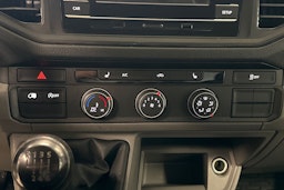 Valkoinen Volkswagen CRAFTER 2020 kuva 18.