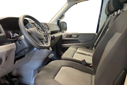 sininen Volkswagen Crafter 2020 kuva 7.