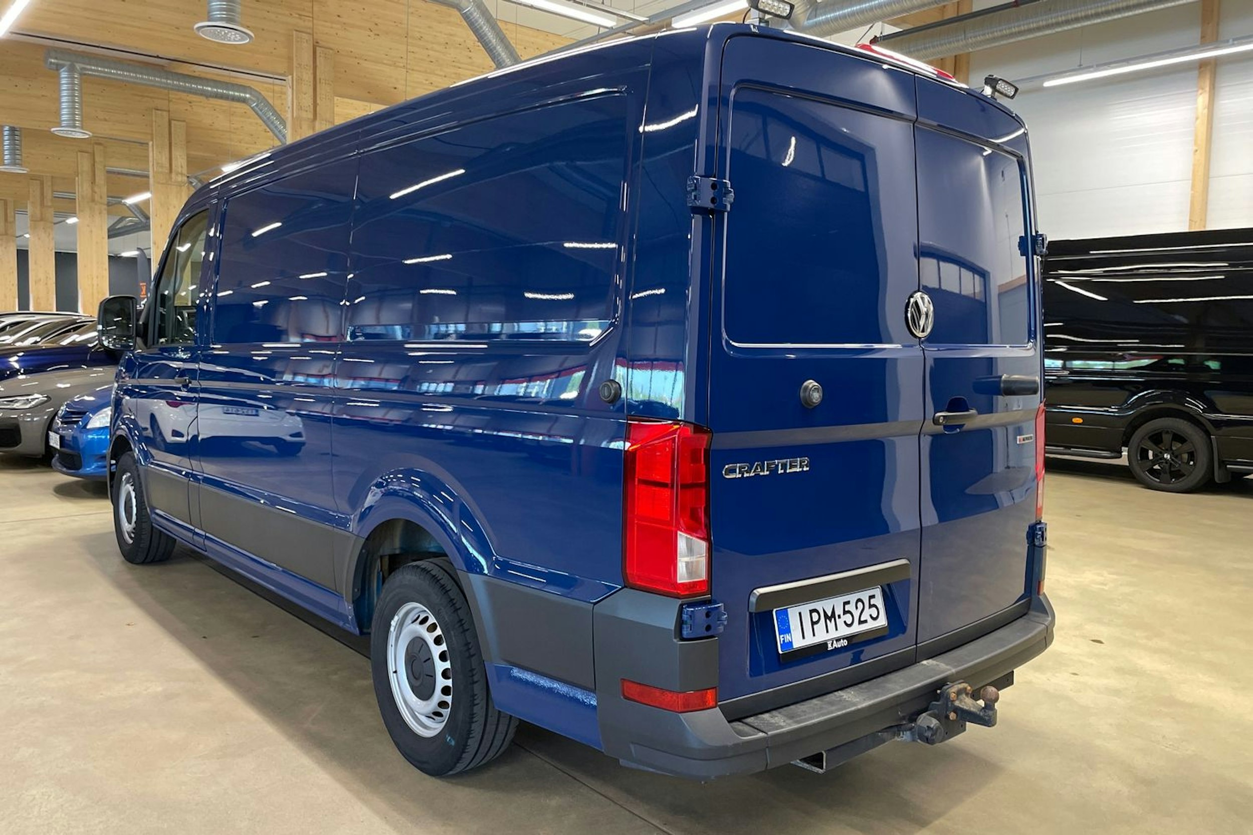 sininen Volkswagen Crafter 2020 kuva 14.