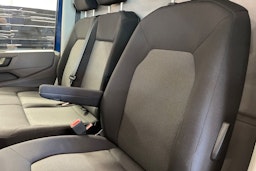 sininen Volkswagen Crafter 2020 kuva 24.