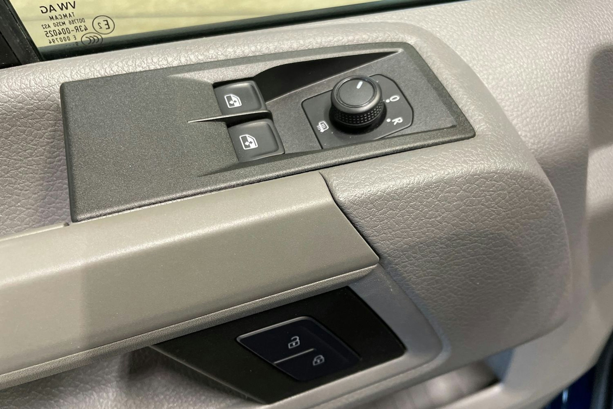 sininen Volkswagen Crafter 2020 kuva 26.